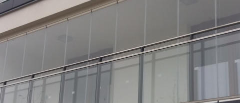 Zasteklitve balkonov in teras Spodnjeposavska